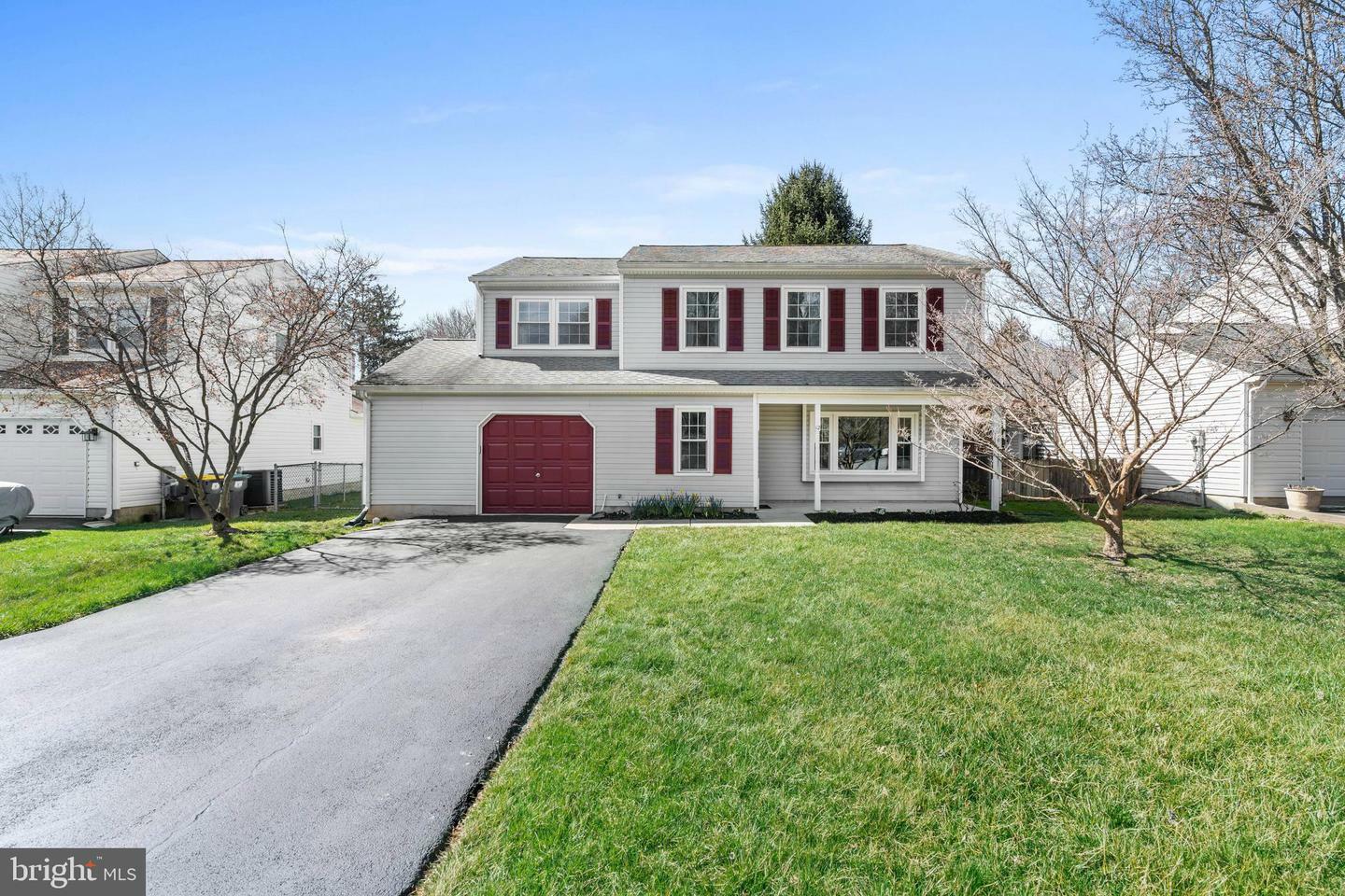 Property Photo: 12 Delrose Court DE 19711
