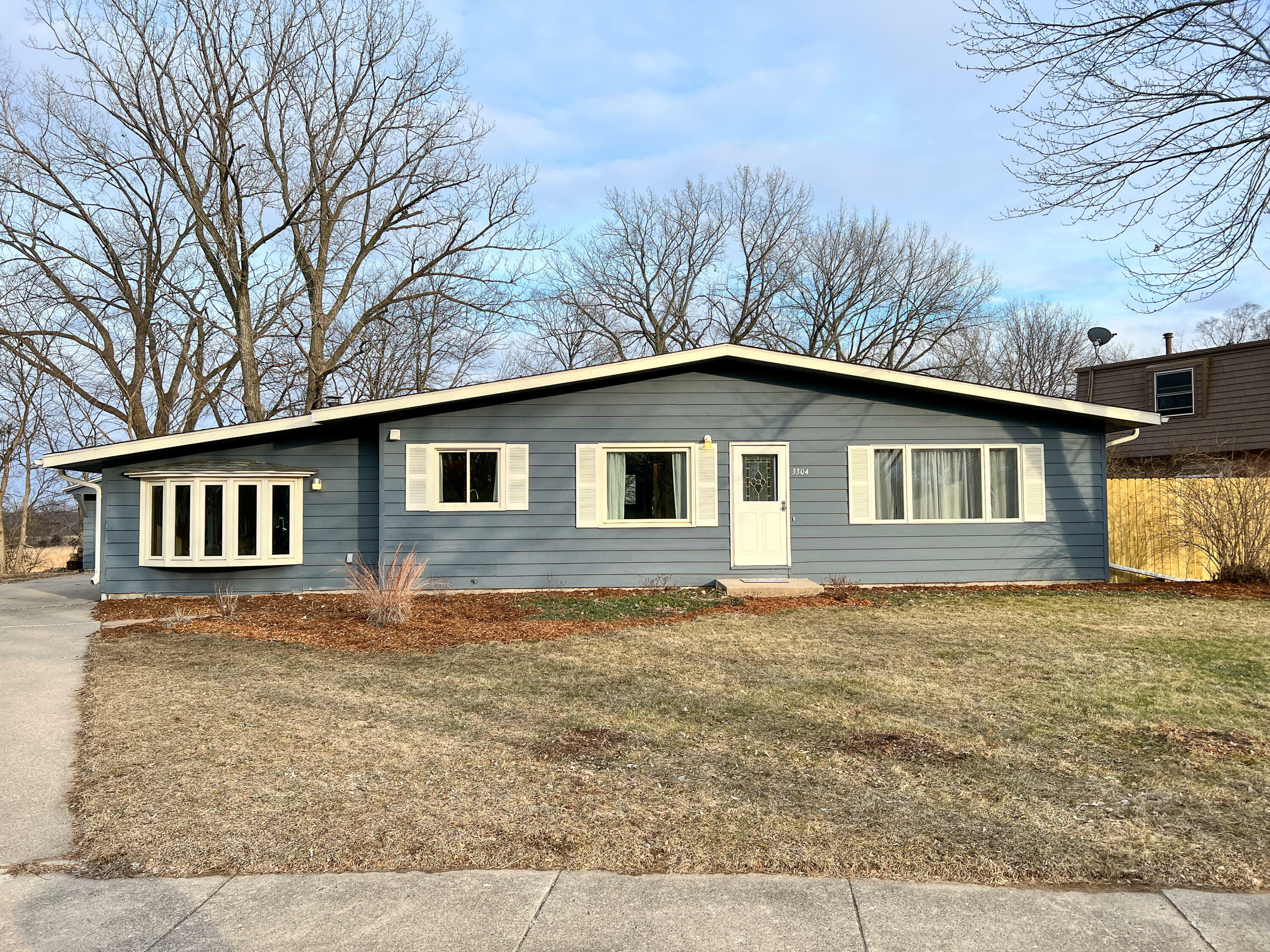 Property Photo:  3304 Jewel Circle  IA 50010 