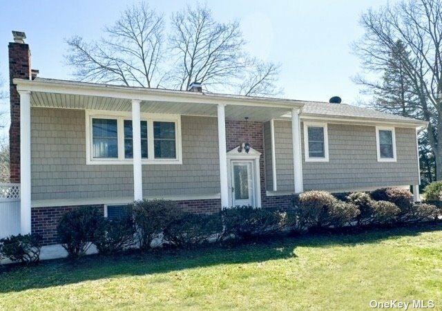 Property Photo:  112 N Country Road  NY 11786 