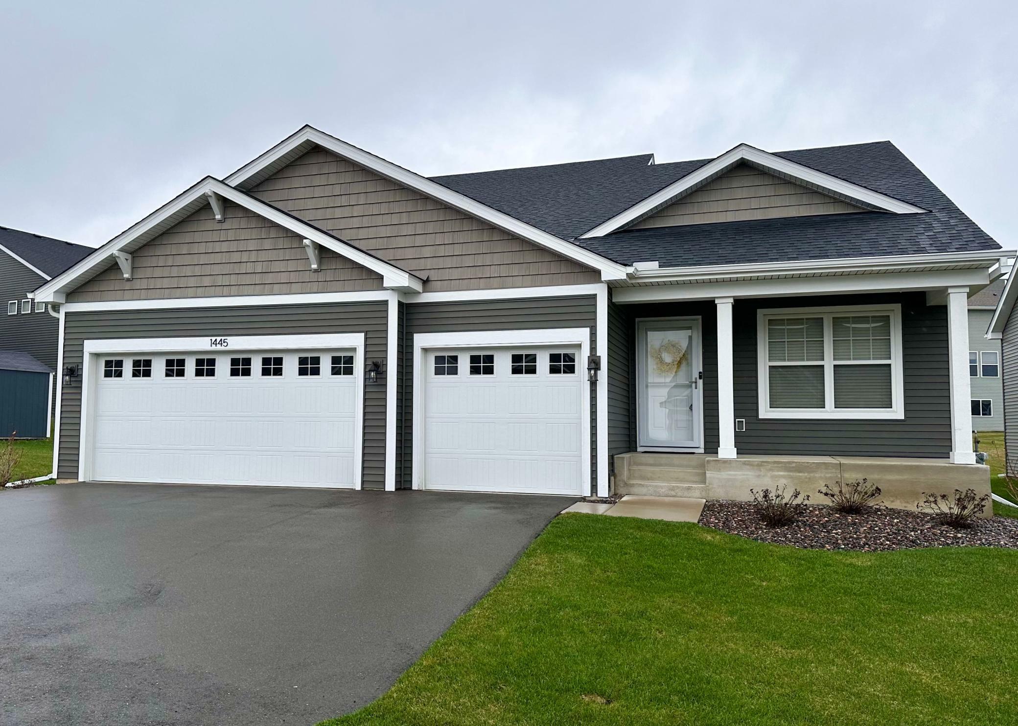 Property Photo: 1445 Nutmeg Circle MN 55315