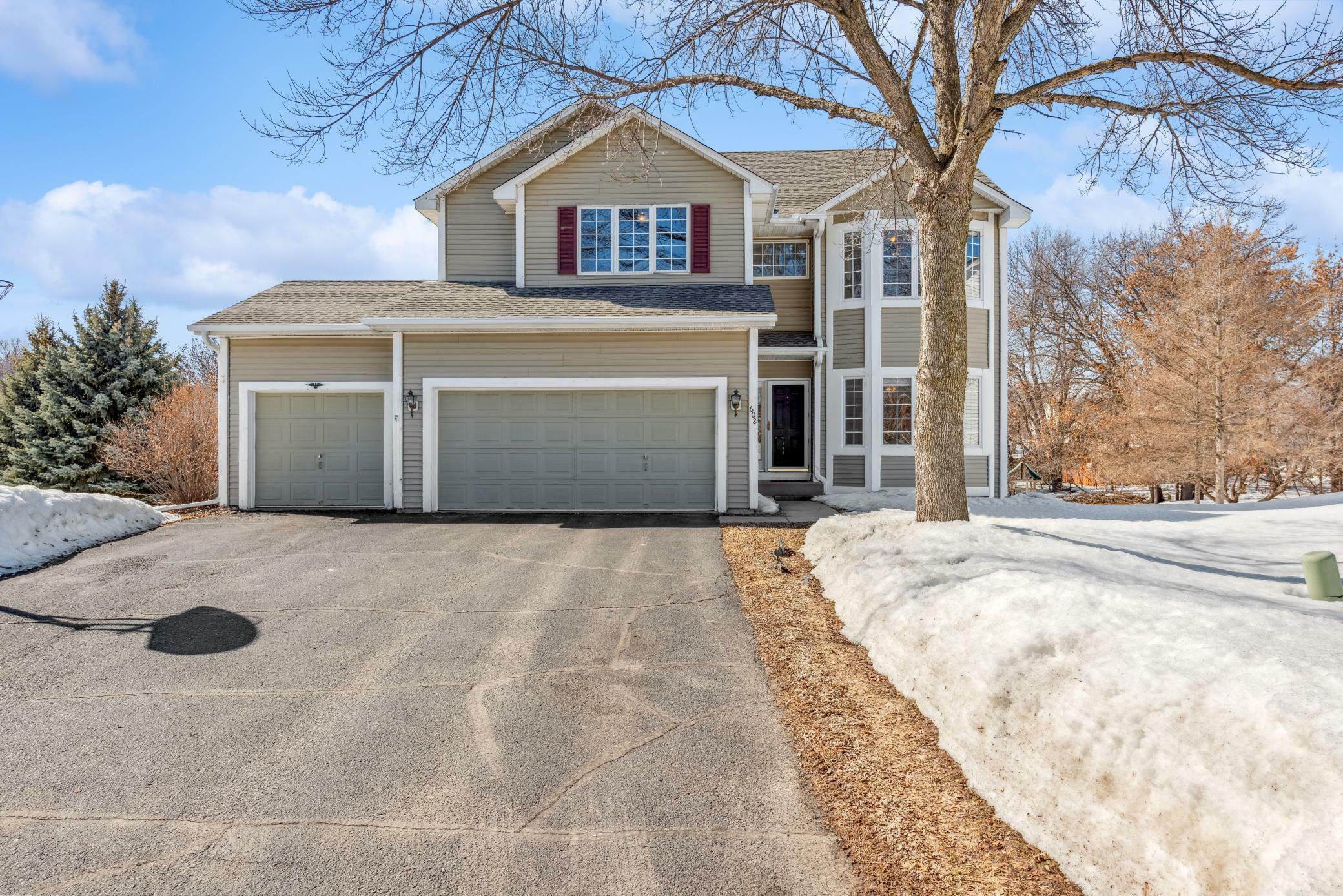 Property Photo:  608 Eagle Ridge Alcove  MN 55125 