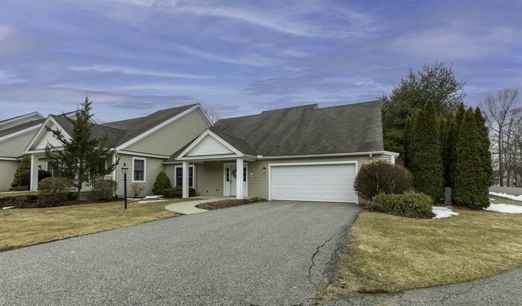 Property Photo: 35 Ivy Cir 35 MA 01095