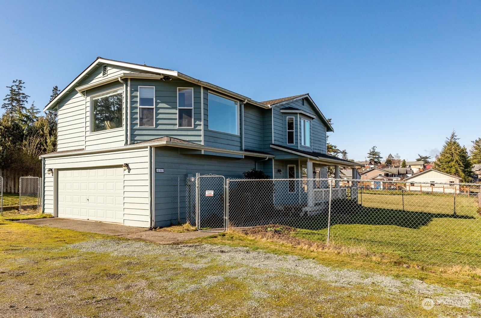 Property Photo:  605 NE 6th Street  WA 98239 