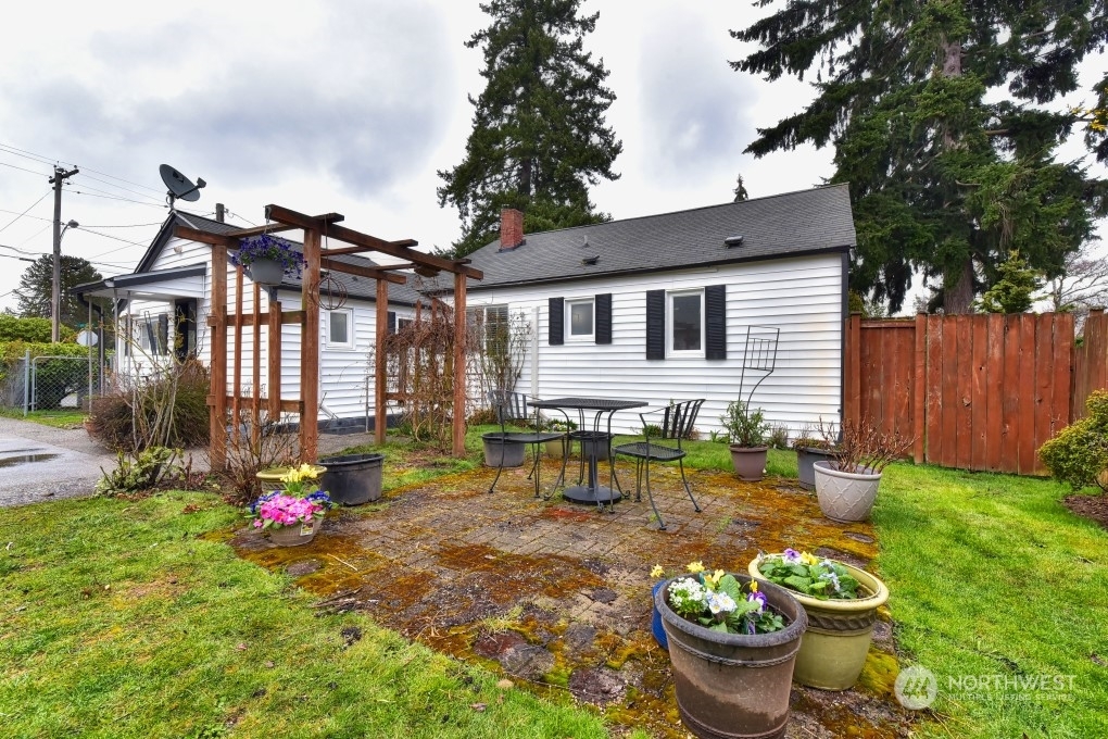 Property Photo:  1747 N Cambrian Avenue  WA 98312 