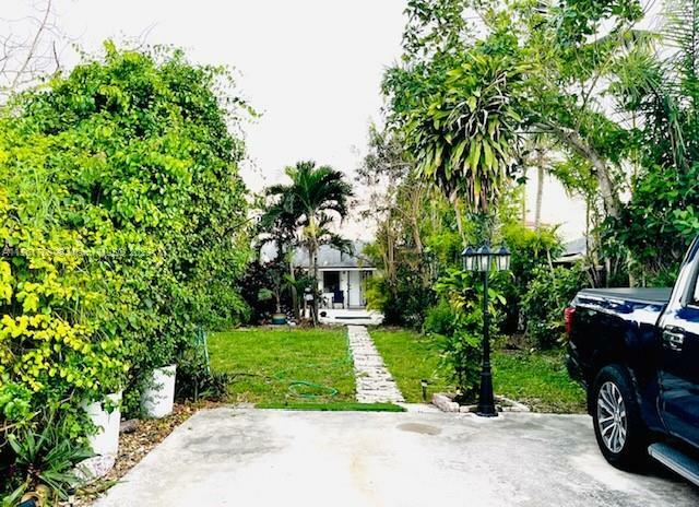 Property Photo:  889 SW 3rd St  FL 33034 