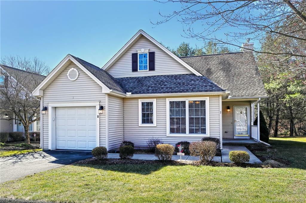Property Photo: 25 Hamden Hills Drive 1 CT 06518