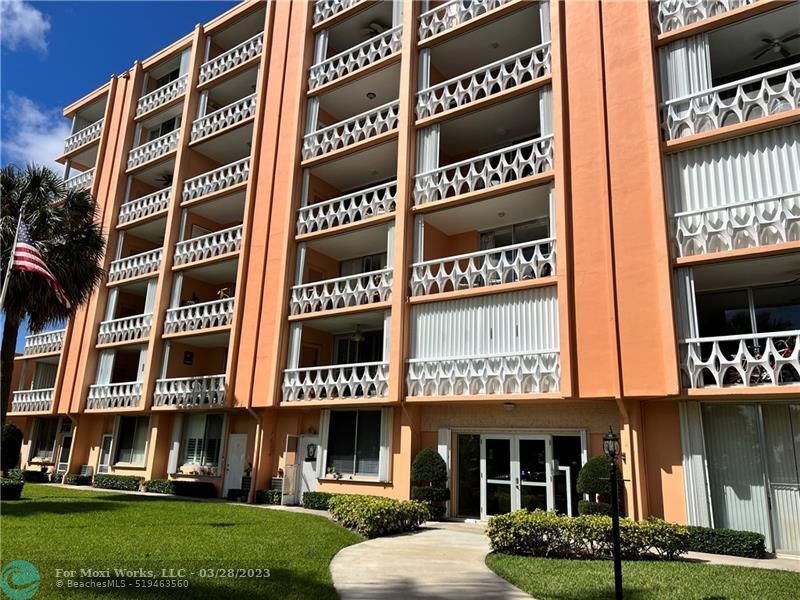 Property Photo: 15 S Golfview Rd 604 FL 33460