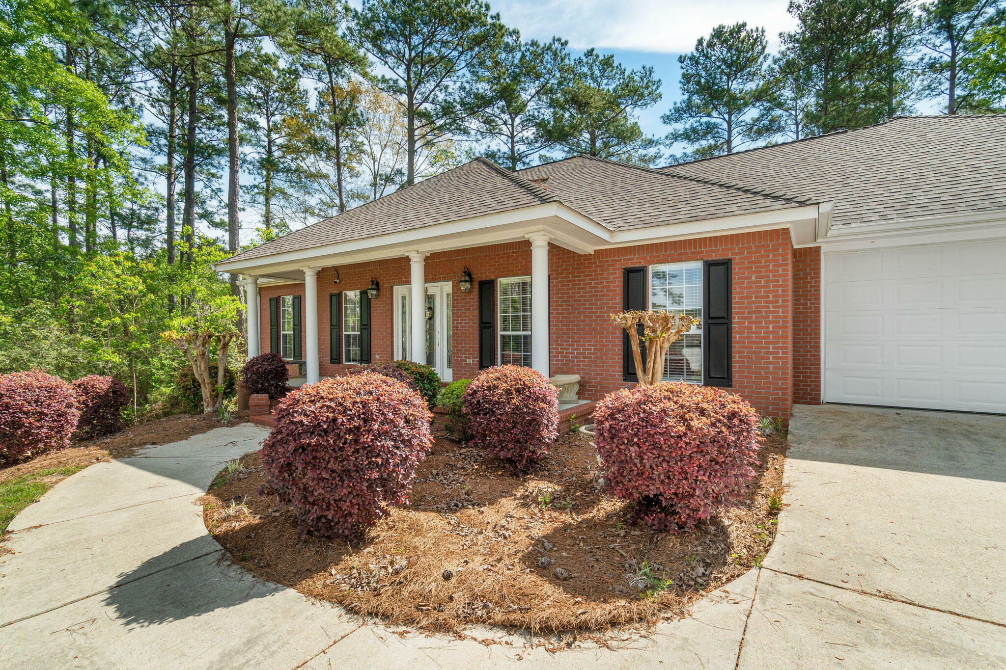 Property Photo:  46 Waverly Cir.  MS 39402 