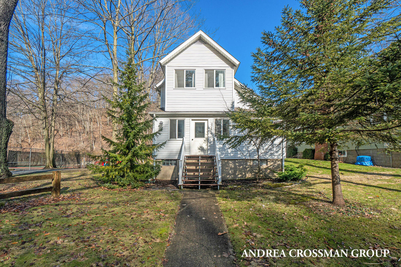 Property Photo:  2345 Fern Walk  MI 49434 