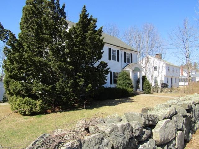 Property Photo:  864 Woodbury Avenue  NH 03801 
