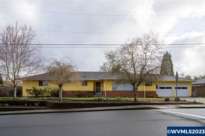 883  Jackson St E  Monmouth OR 97361 photo