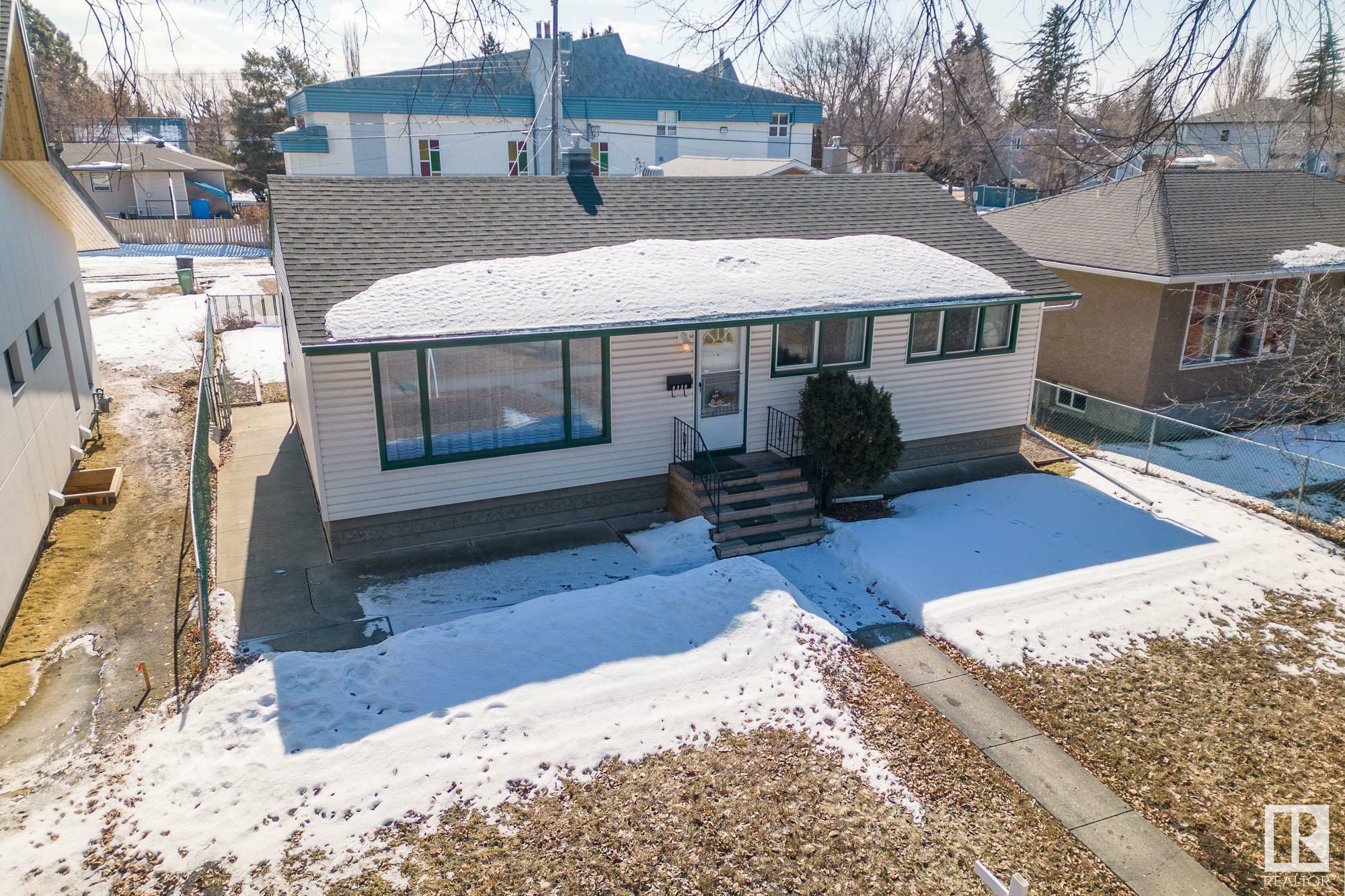 9339 70 Avenue  Edmonton AB T6E0T8 photo
