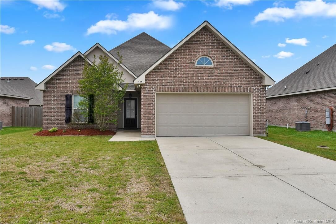 Property Photo:  1923 Chandler Avenue  LA 70607 