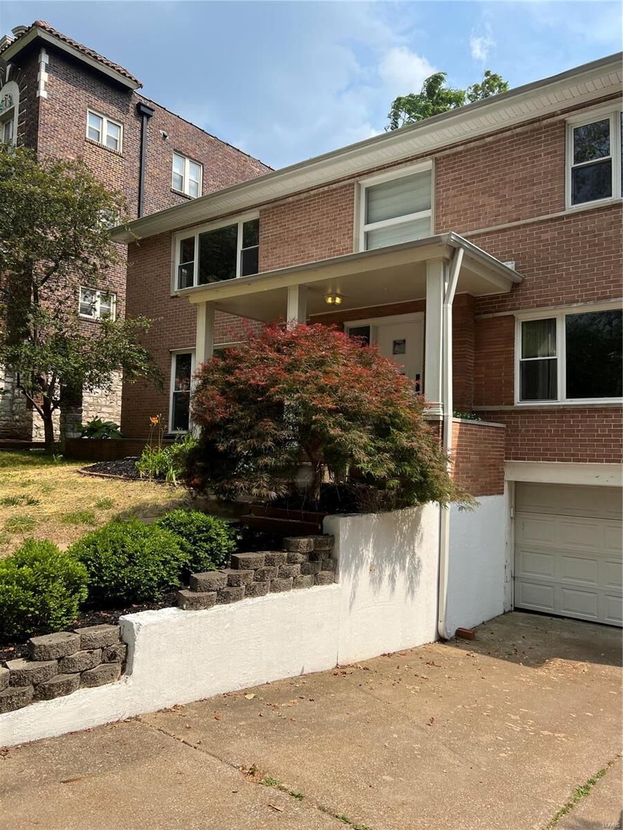 Property Photo:  7560 Parkdale Avenue 1W  MO 63105 