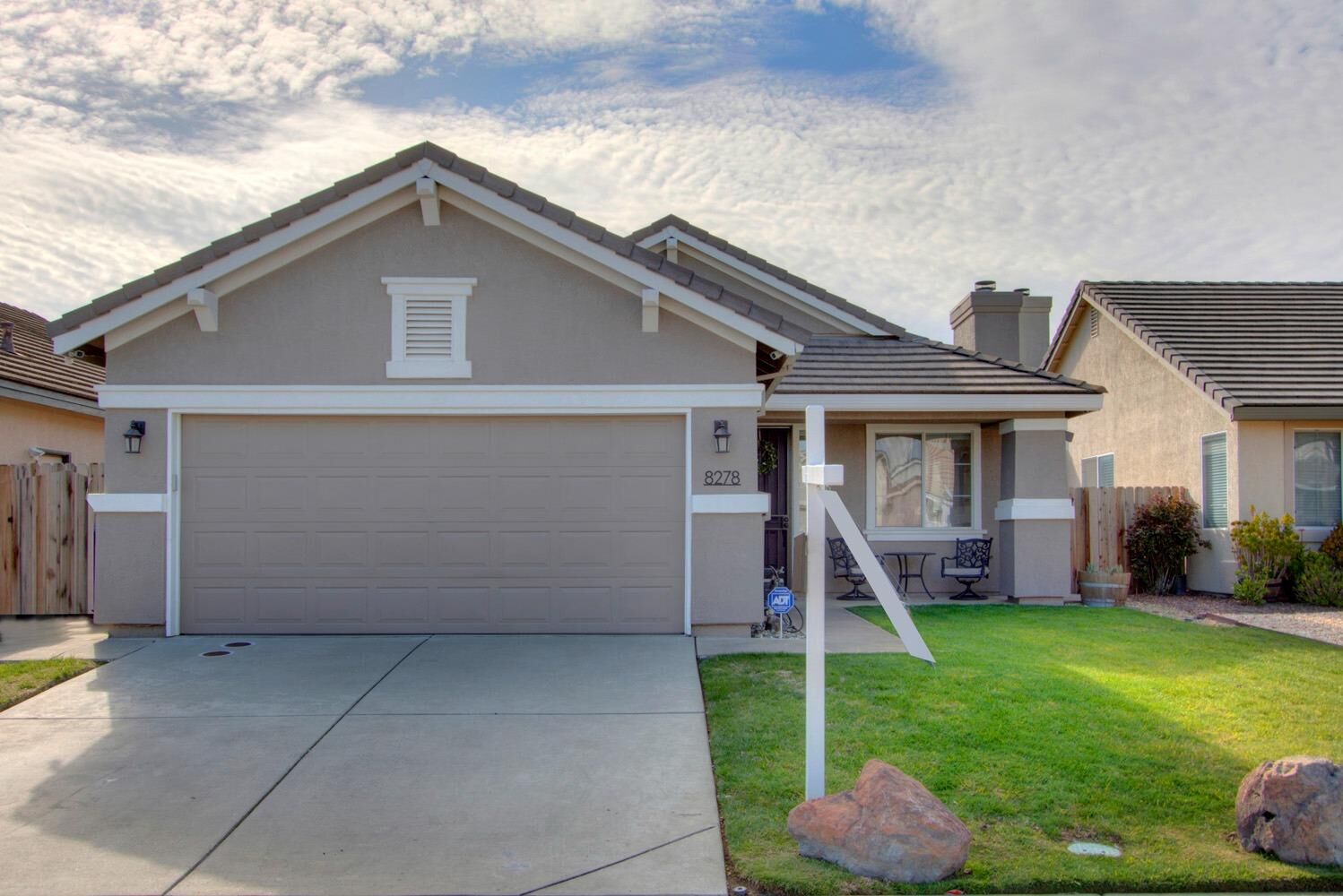 Property Photo:  8278 Fanning Way  CA 95829 