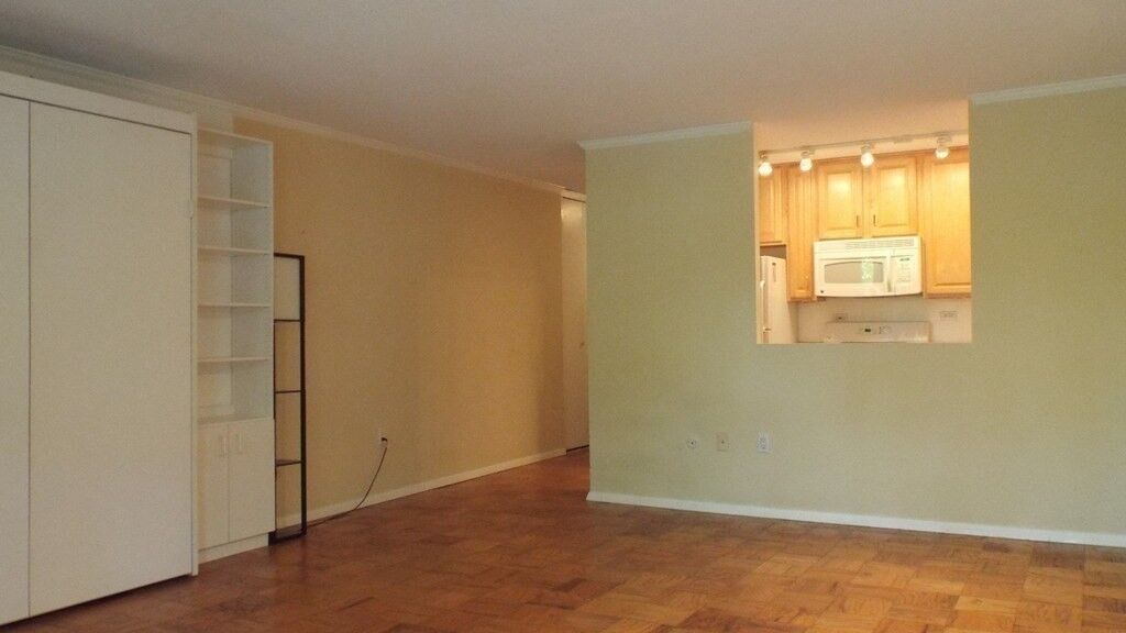 Property Photo: 9 Hawthorne Place 2G MA 02114