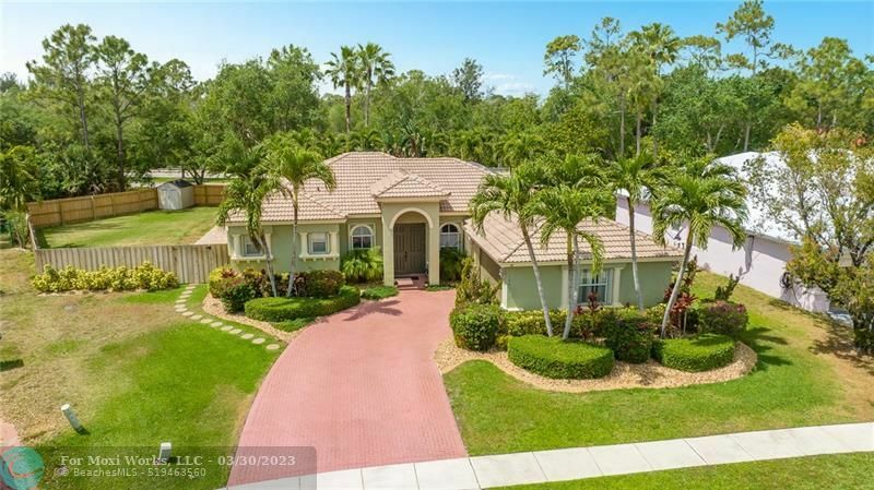 Property Photo:  126 N Sycamore Dr  FL 33411 