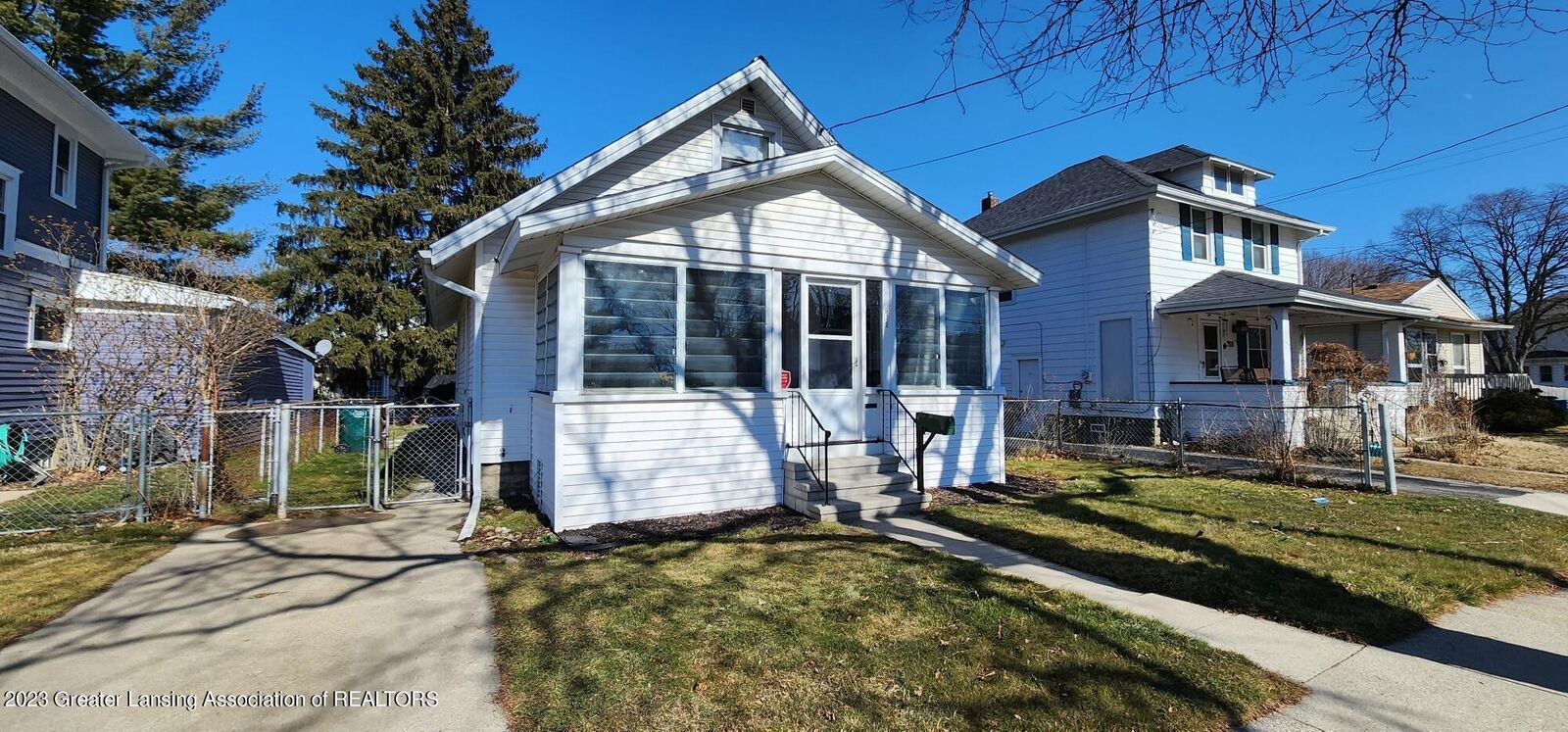 Property Photo:  912 W Barnes Avenue  MI 48910 