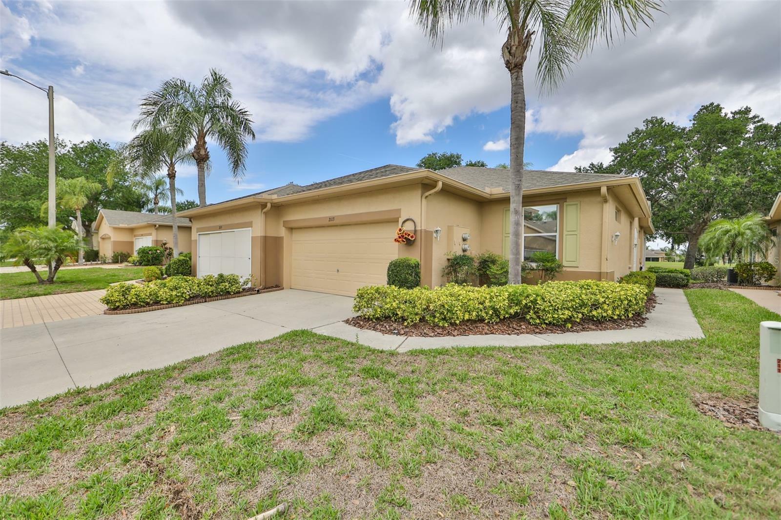 Property Photo:  2113 Acadia Greens Drive  FL 33573 