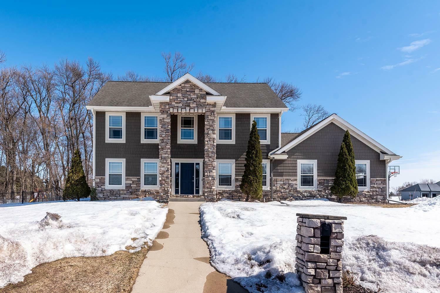 Property Photo: 109 Hidden Oaks Circle MN 56001