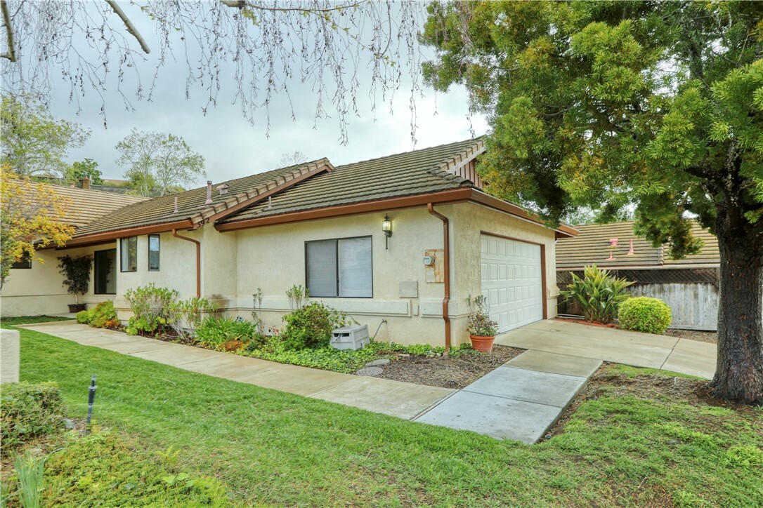 Property Photo:  392 Spanish Moss Lane  CA 93420 