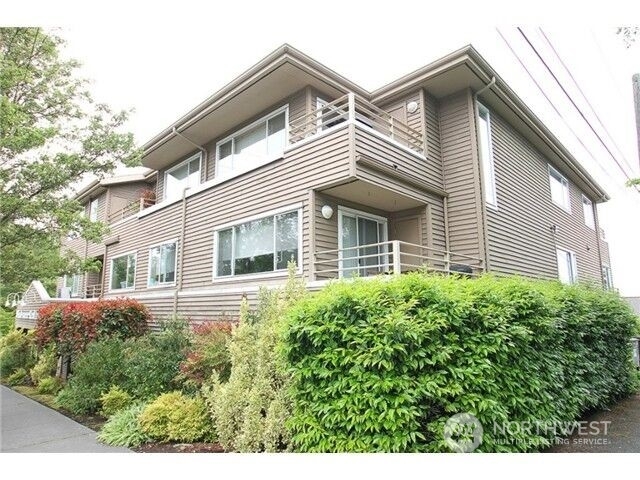 214 W McGraw Street 302  Seattle WA 98119 photo