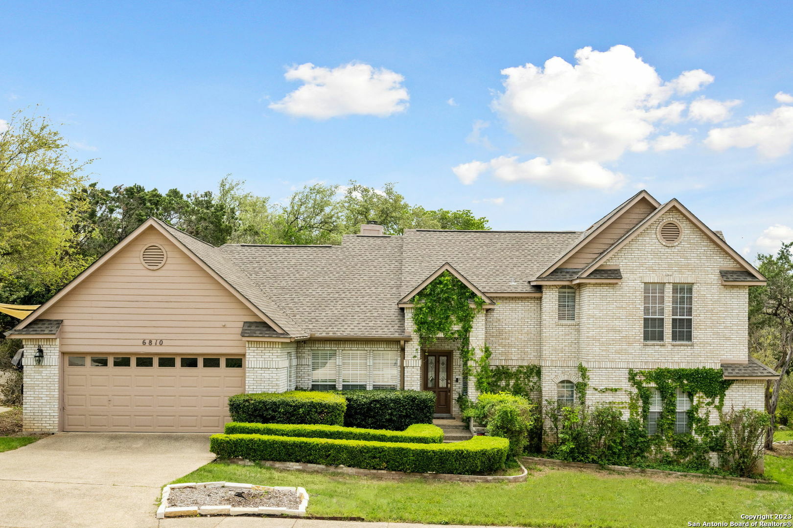 Property Photo: 6810 Arrow Way TX 78256