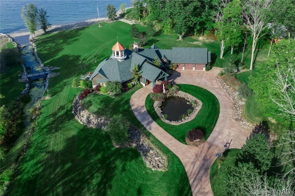 Property Photo: 1567 Lake Road NY 14174