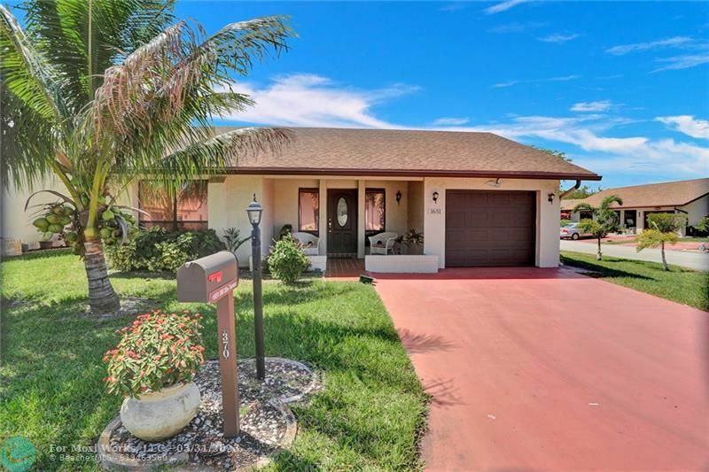 Property Photo: 1651 SW 20th Ter FL 33442