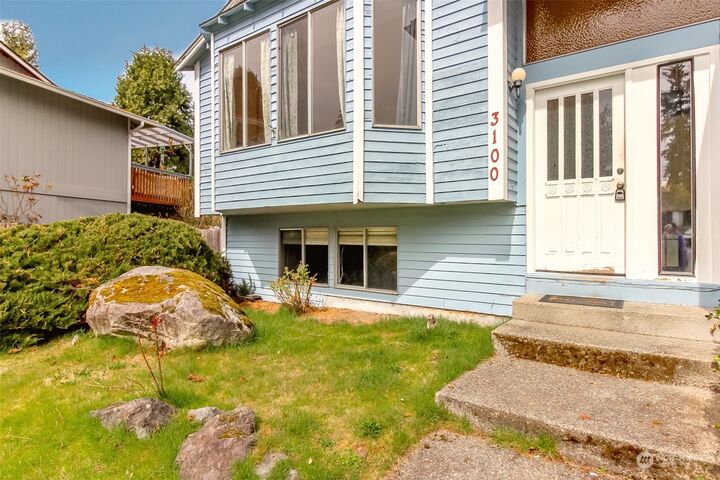 Property Photo: 3100 SW 313th Street WA 98023