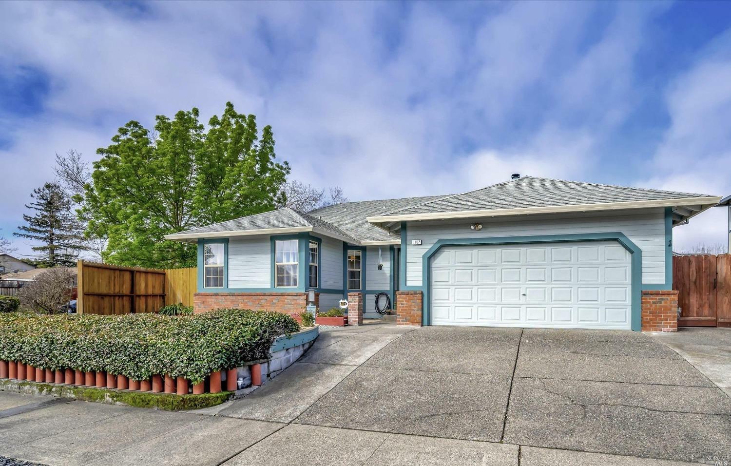 Property Photo: 1107 Meridian Circle CA 95401