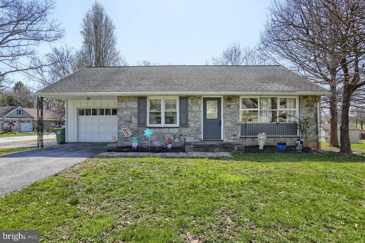Property Photo: 1228 Lampeter Road PA 17602