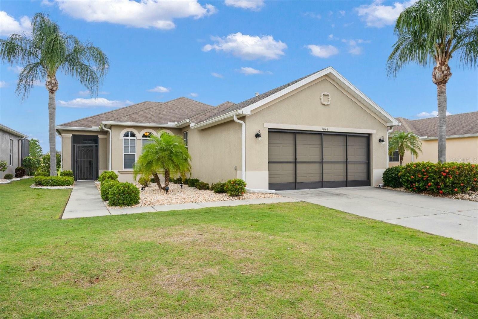 Property Photo:  1049 Emerald Dunes Drive  FL 33573 