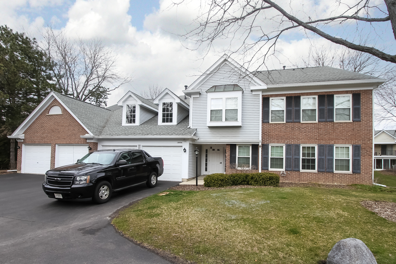 Property Photo: 1004 Butternut Lane A IL 60056