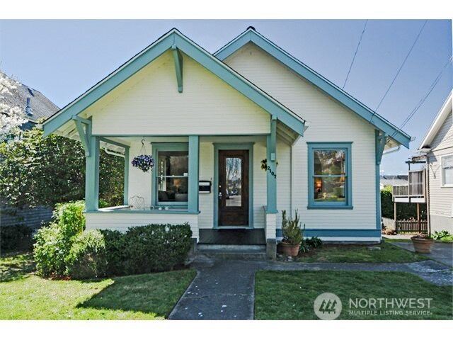 Property Photo:  2107 28th Avenue W  WA 98199 