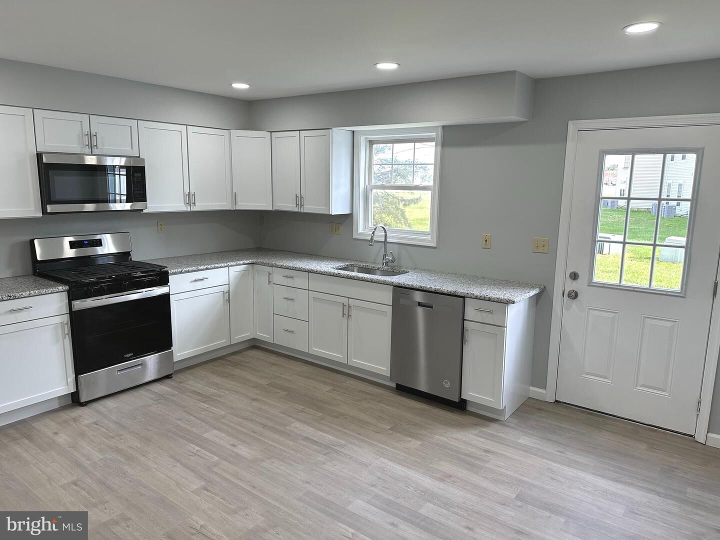 Property Photo:  22 Patrick Henry Lane  DE 19963 
