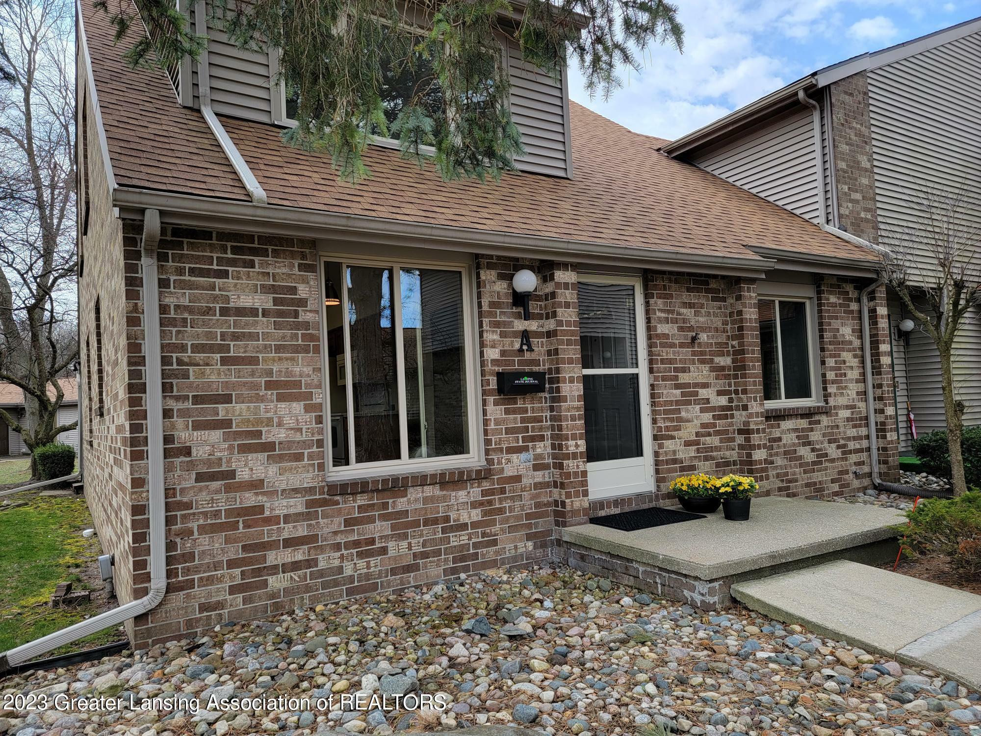 Property Photo:  934 Grenoble Drive  MI 48917 