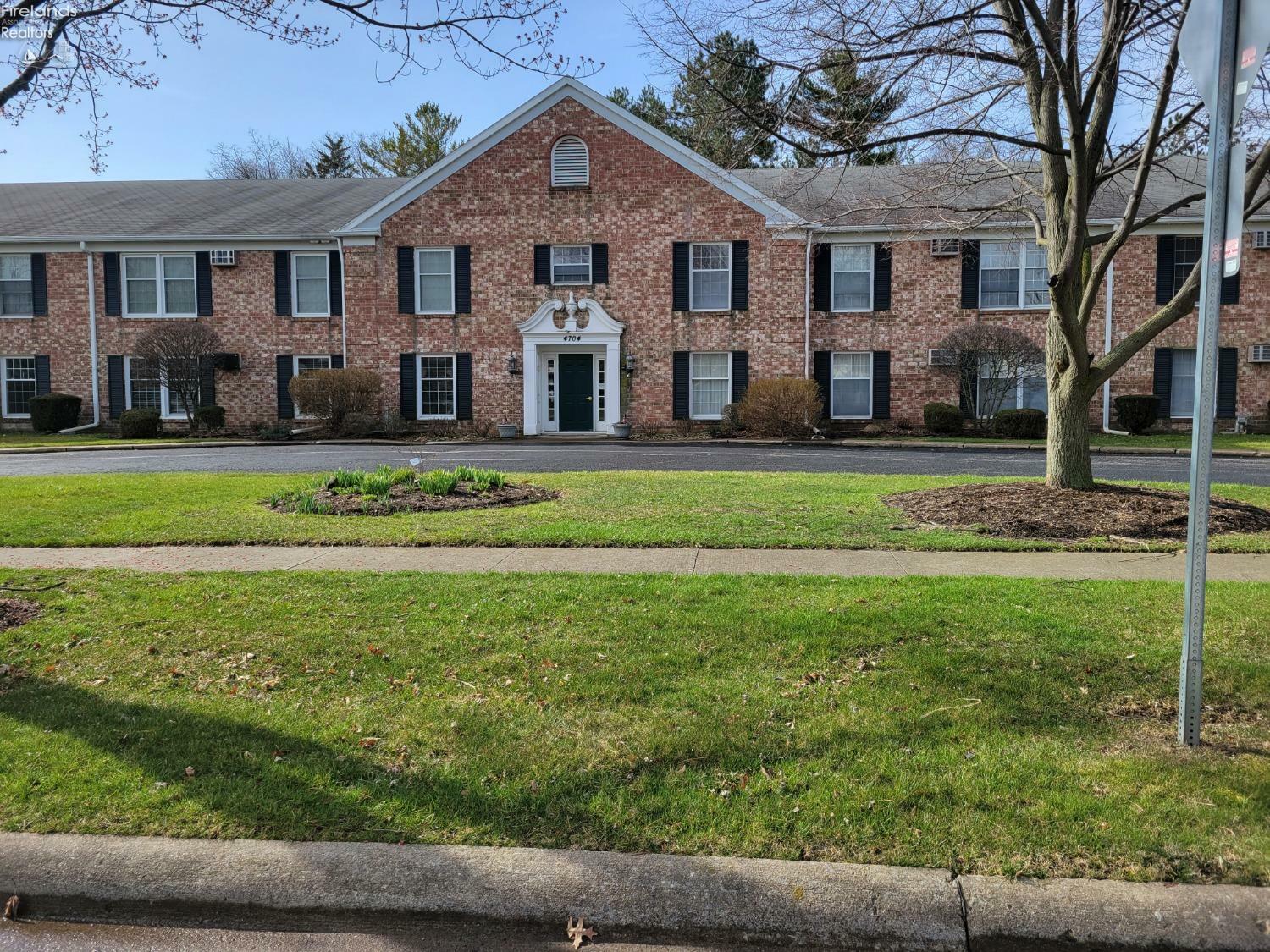 Property Photo: 4704 Venice Heights Boulevard 213 OH 44870