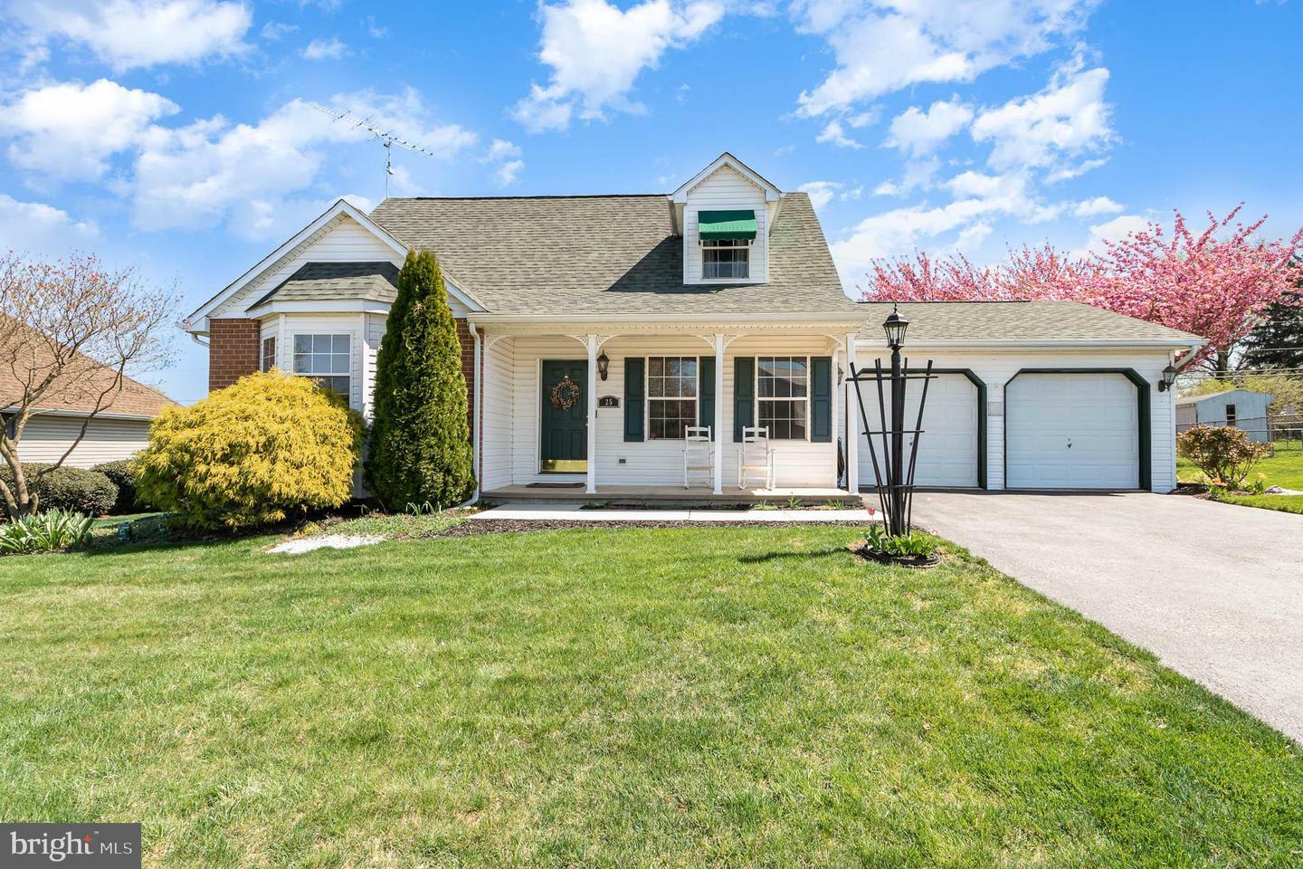 Property Photo:  25 Haverford Circle  PA 17345 