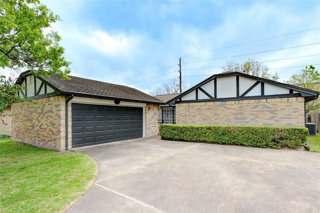 10611 Rabbit Oak Drive  Houston TX 77065 photo