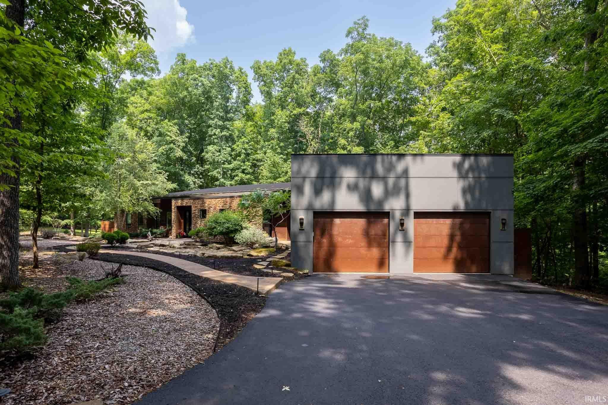 Property Photo: 4855 S Nature Way IN 47401