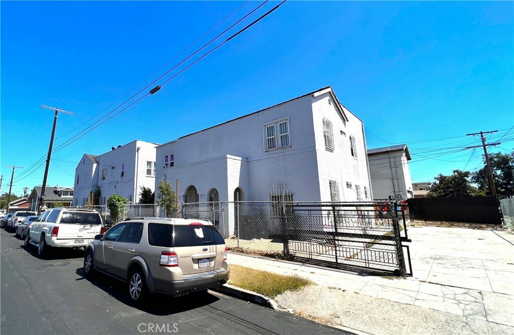 Property Photo: 1416 E 41st Place CA 90011