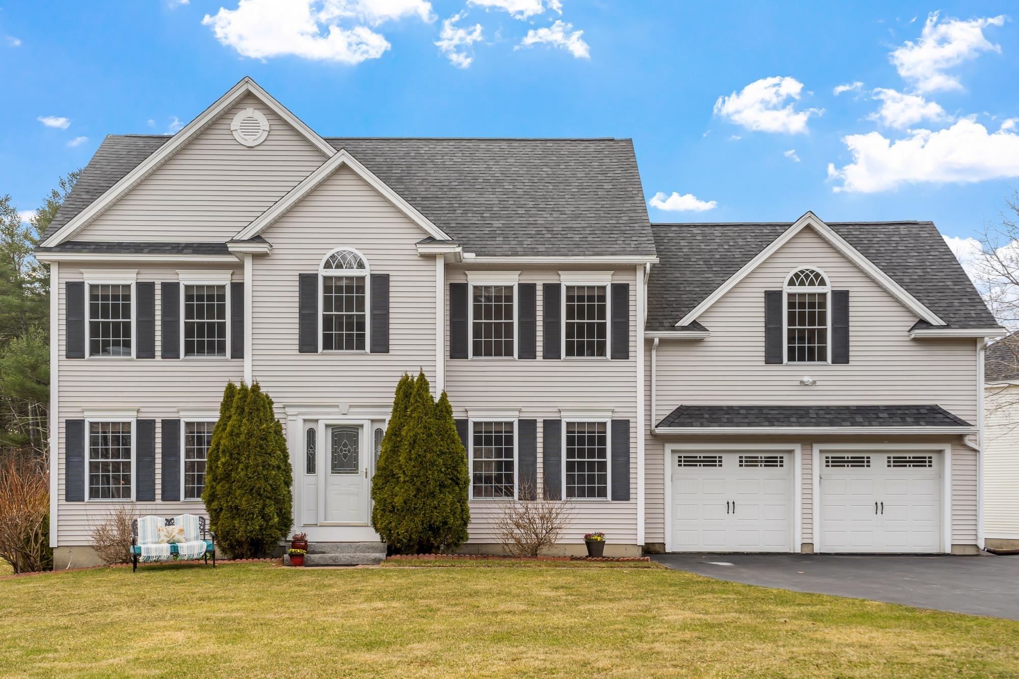 Property Photo: 11 Tanager Way NH 03053