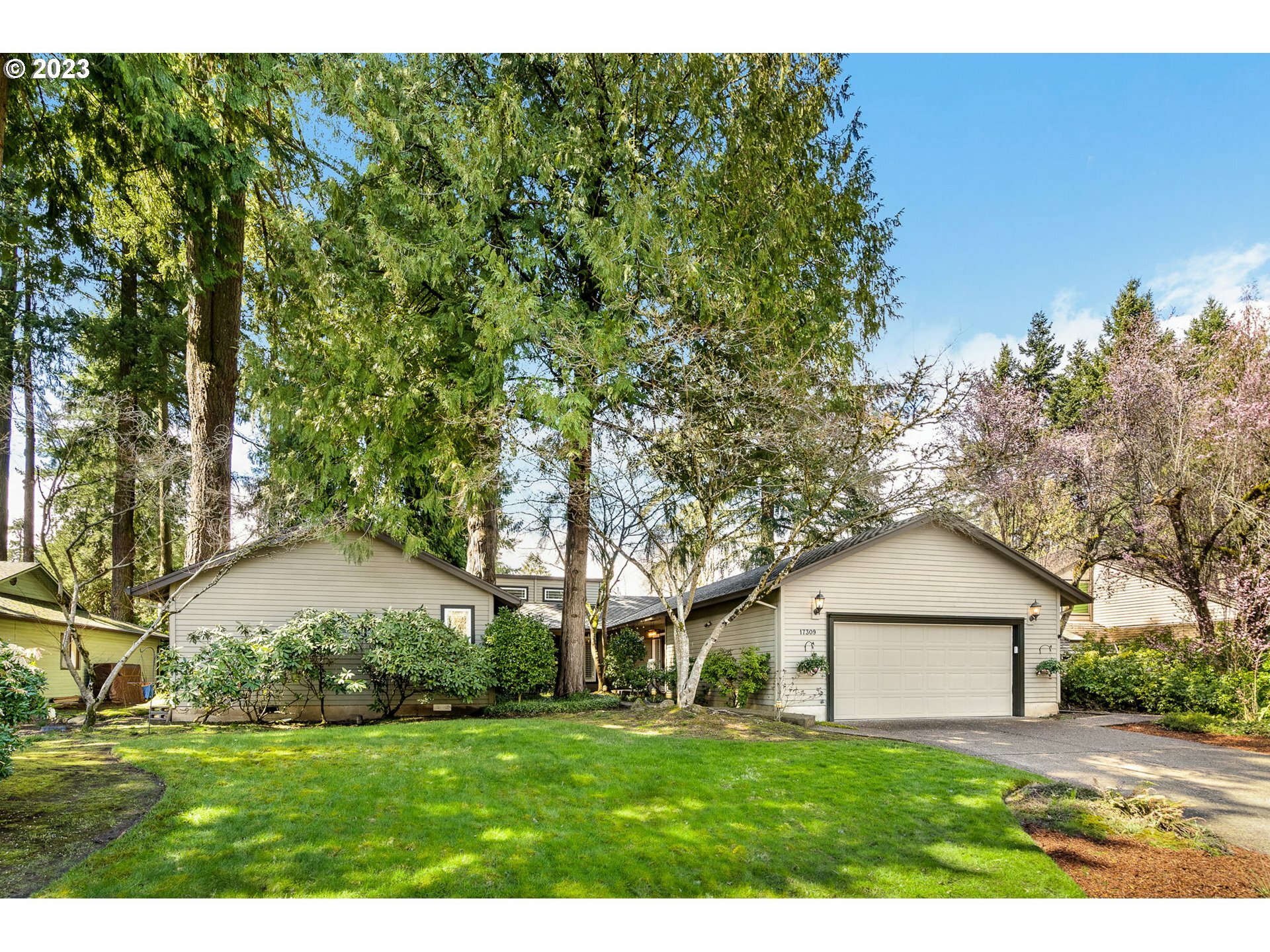 17309 SW Rivendell Dr  Tigard OR 97224 photo