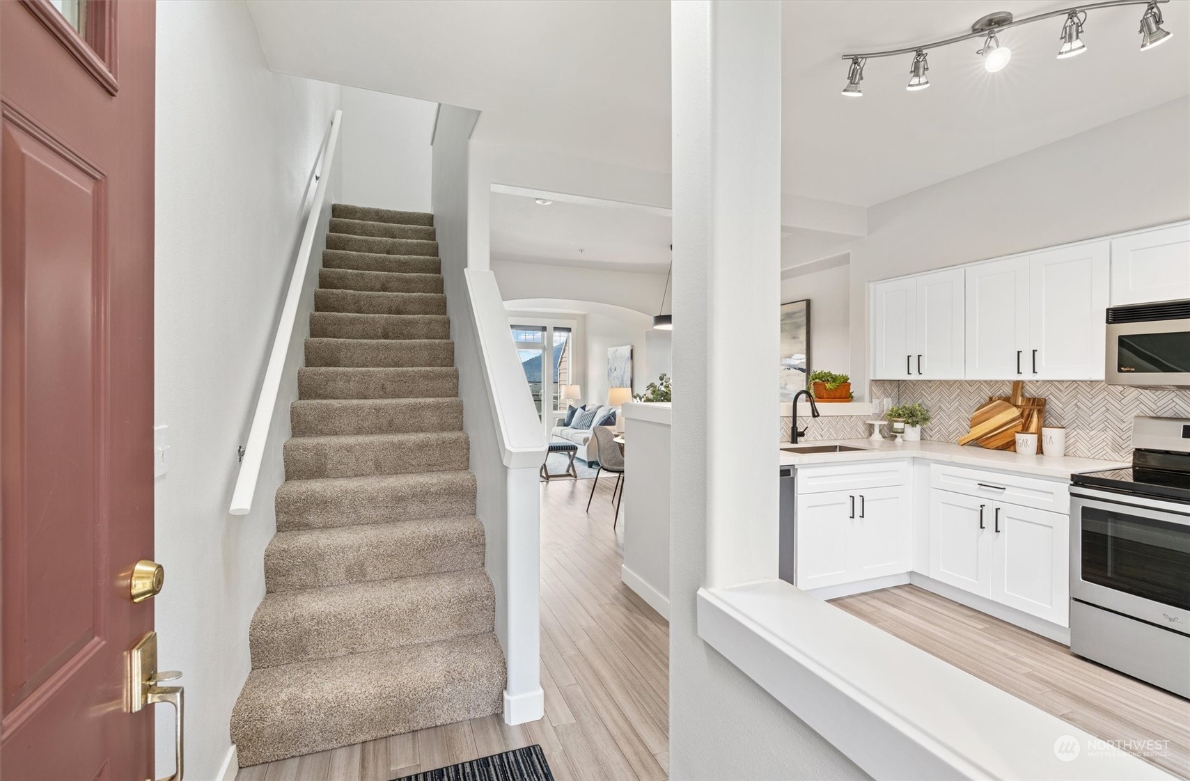 Property Photo: 23300 SE Black Nugget Road N2 WA 98029