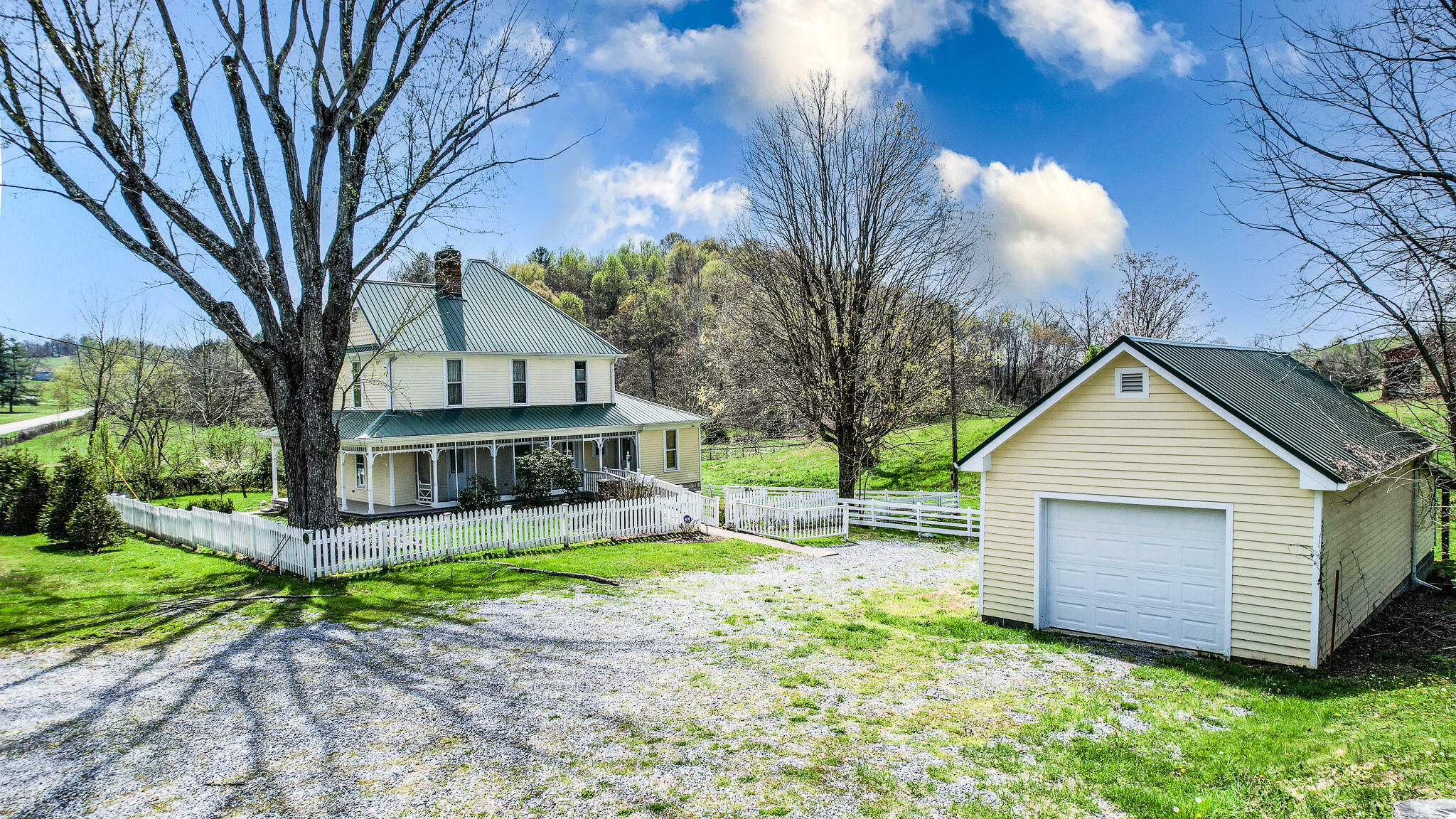 Property Photo:  8425 Kingsport Highway  TN 37641 