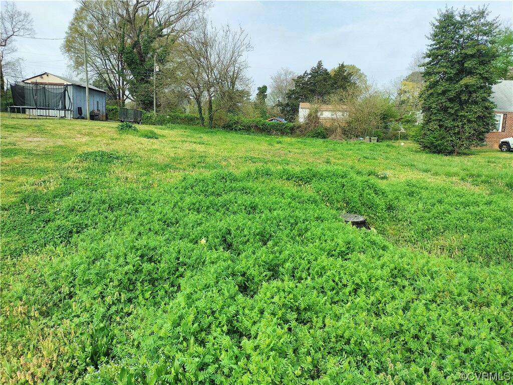 Property Photo: 1305 Bowen Street VA 23224