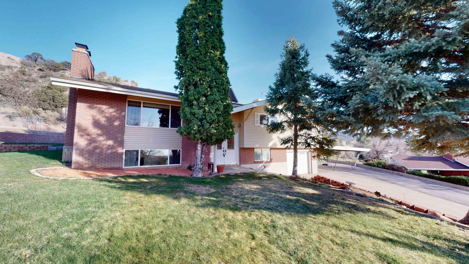 Property Photo:  470 E Parkway Dr  UT 84720