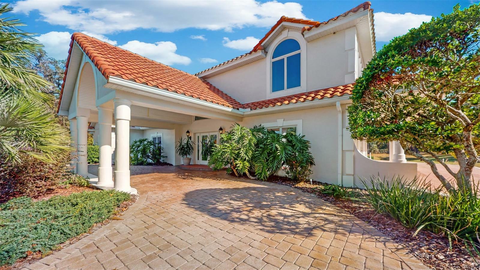 Property Photo:  5198 Legend Hills Lane  FL 34609 