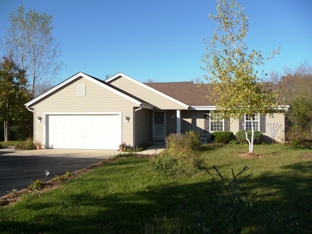 Property Photo: 385 Kettle Moraine Dr WI 53086